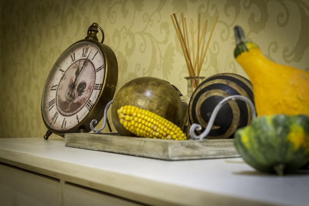 ホテル Diva Kacica Restaurant & Pansion Komárno エクステリア 写真